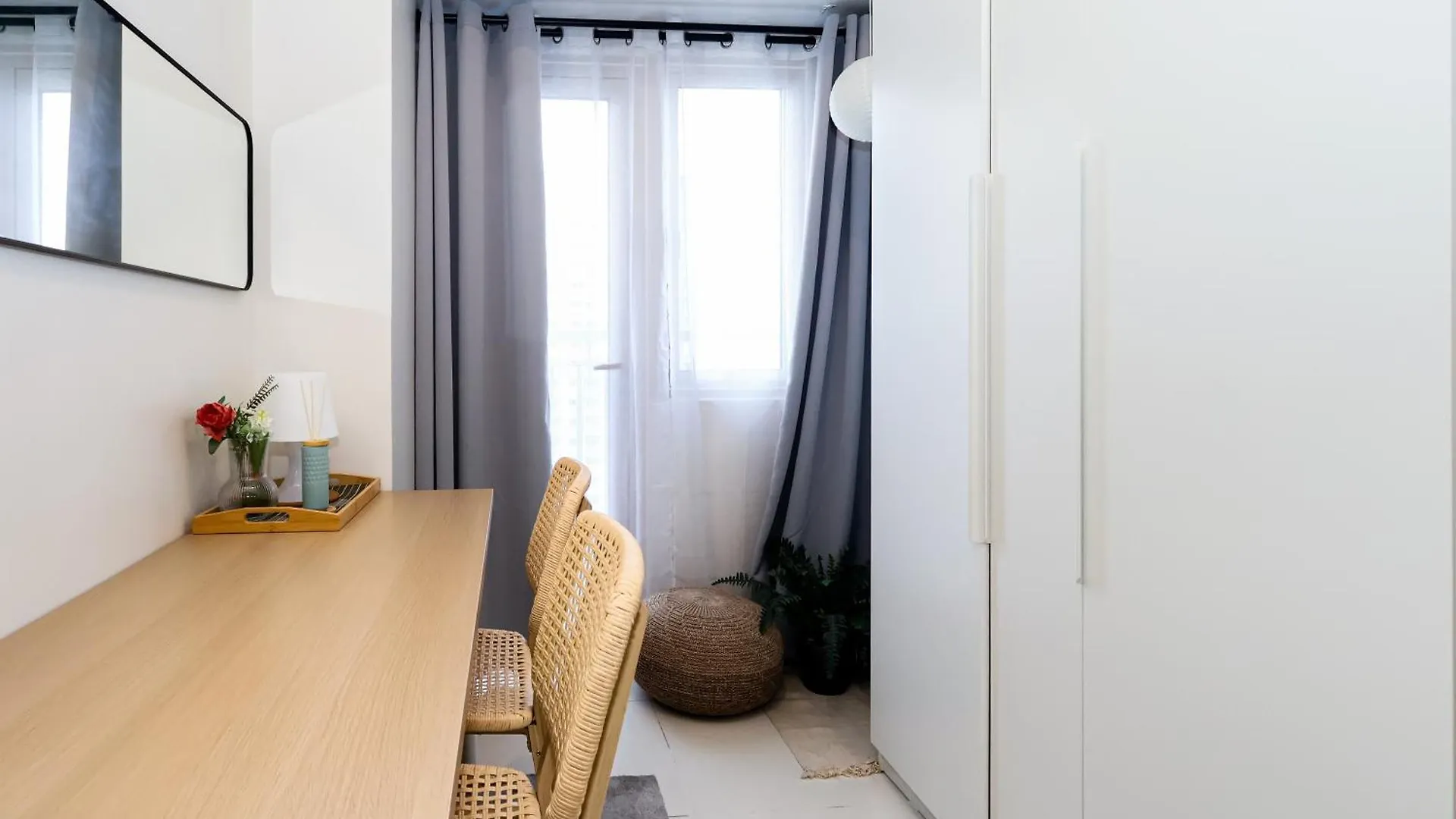 Apartment Charlie'S Staycation At Coast Residences Manila