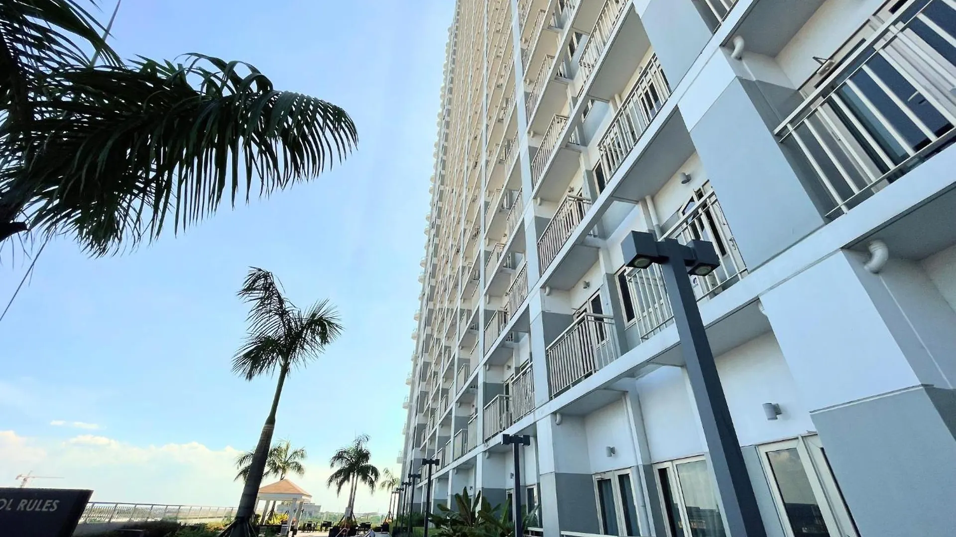 Apartment Charlie'S Staycation At Coast Residences Manila